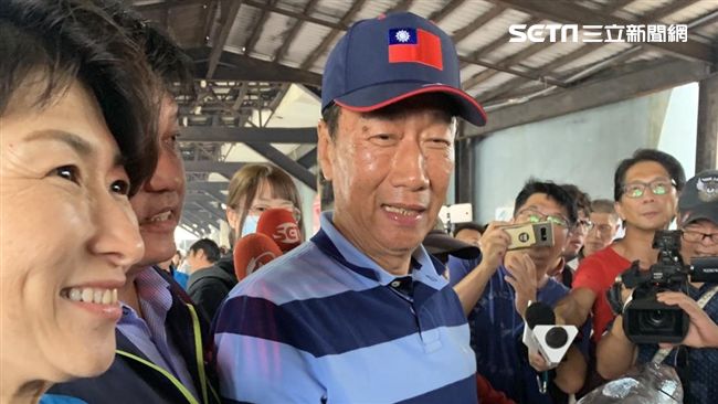 當總統高雄辦公？郭董下戰帖邀韓辯論