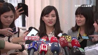 黃捷臉書被灌爆　留言驚見告白藏頭詩