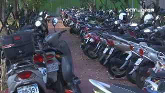 機車亂停火車站草皮　警察竟無法可罰