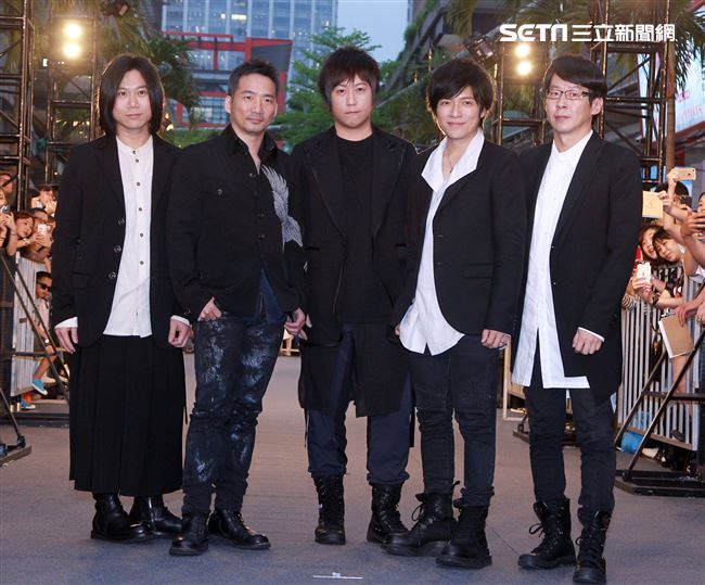 五月天出席第3部3D演唱會電影「五月天人生無限公司」首映。（記者邱榮吉/攝影）