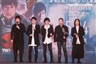 五月天出席第3部3D演唱會電影「五月天人生無限公司」首映。（記者邱榮吉/攝影）