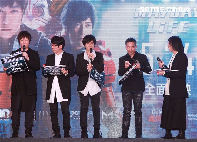 五月天出席第3部3D演唱會電影「五月天人生無限公司」首映。（記者邱榮吉/攝影）