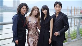 台灣荷蘭合製電影狂歡時刻殺青台灣、荷蘭跨國合製電影「狂歡時刻」（High Time），15日下午舉行殺青記者會，片中主要演員阮承恩（左起）、安妮、鍾(瑤)與曹晏豪出席為戲宣傳。（光譜映像提供）中央社記者洪健倫傳真　108年5月15日