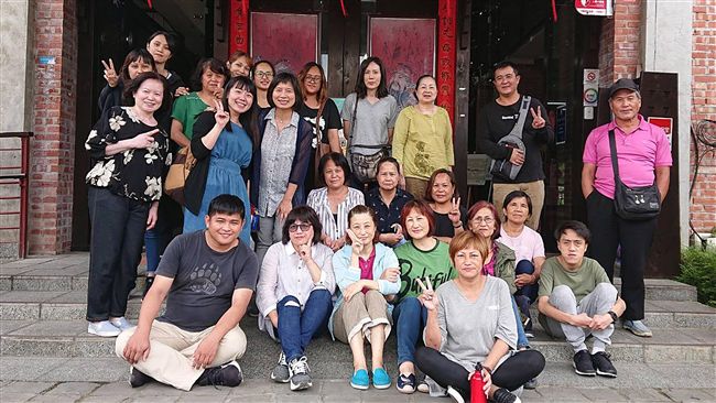 林依瑩卸副市長　前進部落擔任照服員