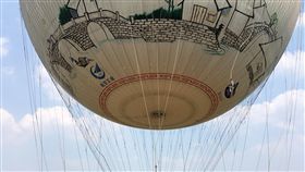 南投縣府擬規劃氦氣球 遊客升空賞九九峰南投縣長林明溱13日在縣務會議分享日前參加第二屆海峽兩岸姊妹湖產業協作年會的心得，他表示，若在九九峰設置氦氣球讓遊客升空賞景，將能吸引更多人潮。（南投縣府提供）中央社記者蕭博陽南投縣傳真 108年5月13日