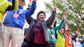 高雄國際馬拉松,韓國瑜,陳菊,鳴槍,立委補選,謝龍介 圖/翻攝自臉書