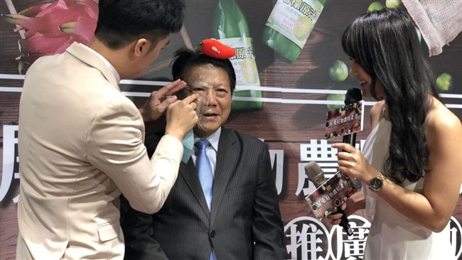 賣力銷屏東農特產　潘孟安獻出第一次