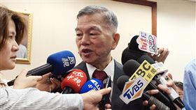 美國封殺華為  沈榮津：台廠應抓住轉單機會經濟部長沈榮津16日說，華為不是唯一核心網通供應商，還有愛立信、諾基亞、阿爾卡特等。訂單將移轉至其他國際級核心網路設備商，國內網通業者應多元布局，抓住轉單機會。中央社記者蔡芃敏攝  108年5月16日
