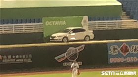 鍾承佑有機會把這部車回家。（圖／記者劉忠杰攝影）