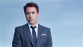 小勞勃道尼繼hTC手機後代言中國OnePlus手機。（圖／翻攝自小勞勃道尼微博）