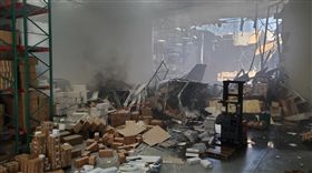 美國F-16戰機墜毀！駕駛及時逃生　無任何傷亡（圖／翻攝自Jeff Schoffstall臉書）