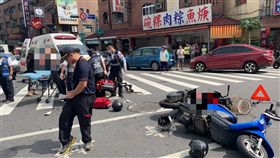 計程車,高雄,紅燈,噴飛,送醫,三民區,大昌路,建工路