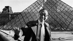 建築師貝聿銘曾獲有建築界諾貝爾獎美譽的普利茲克獎，被譽為「現代主義建築最後大師」，羅浮宮金字塔是他最為人津津樂道的作品之一。（圖／取自羅浮宮網頁presse.louvre.fr）
