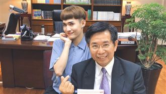 鍾明軒教育部長會談　瑪莎呼「好正」