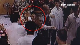 蘇嘉全陪蔡英文參拜 幫小英抽到