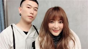  歌手黃美珍跟老公張瑞哲。(翻攝臉書)