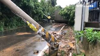 雨灌新豐鄉！電線桿倒整排…居民崩潰