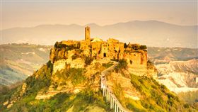 ▲天空之城遺世獨立，有種與世無爭的感覺。（圖／dreamstime）