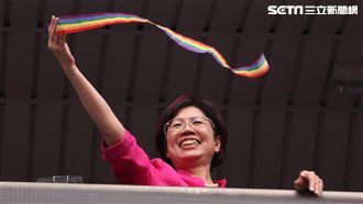 激動抱尤美女　民眾一句話逼哭眾人！