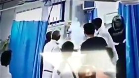 爆炸,醫療,洗胃,生理食鹽水,氣體,毒物,爆頭,印度　圖／翻攝自YouTube 