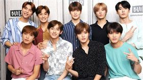 黃旭熙所屬韓團「NCT」分隊「NCT U」成員。（圖／翻攝自billboard）