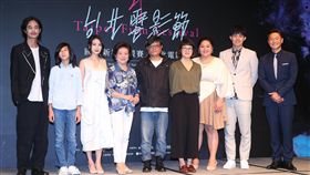 台北電影節入圍公布記者會（1）台北電影獎暨國際新導演入圍名單公布記者會17日舉行，電影「大餓」、「野雀之詩」的劇組出席。圖左3為入圍最佳女主角的李亦捷。中央社記者謝佳璋攝  108年5月17日