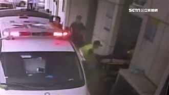 雙煞持槍轟26槍！顧客夫婦遭波及