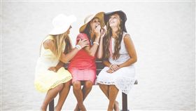 圖／翻攝自unsplash,講八卦,朋友,姊妹滔,秘密,友情