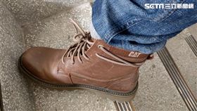 ▲下雨天鞋子濕掉超痛苦。（圖／李鴻典攝）

