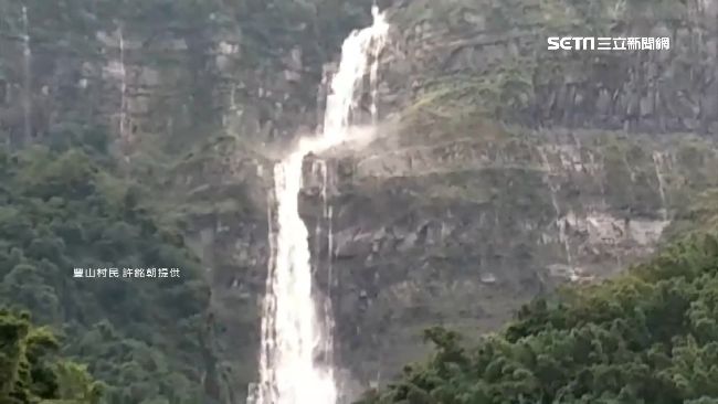 蛟龍復活！台灣第一高瀑雨後磅礡重現
