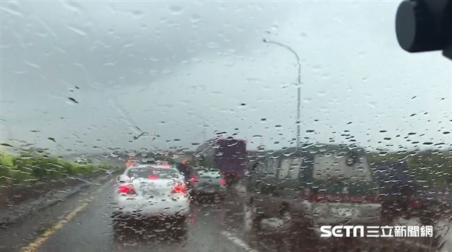 雨彈南移襲中部　國一3起多車連環撞