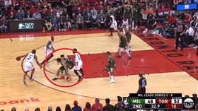 NBA／可愛神晃！波格登撞車字母哥
NBA,季後賽,多倫多暴龍,Kawhi Leonard,密爾瓦基公鹿,Malcolm Brogdon,Giannis Antetokounmpo
翻攝自推特