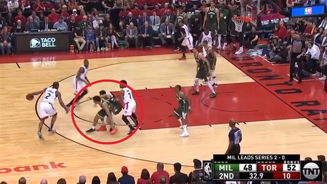 NBA／可愛神晃！波格登撞車字母哥