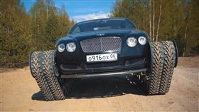 ▲Bentley Continental GT履帶車。（圖／翻攝網站）