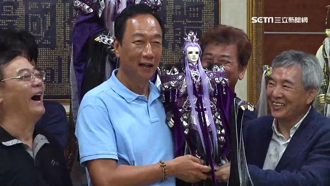郭台銘「接地氣」聲量漲　粉絲大漲！