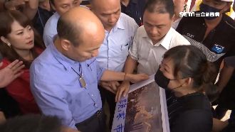 居民下跪陳情！韓跳針喊：我時間不夠