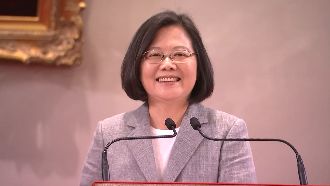 蔡英文表態 親藍名嘴也折服:還是辣台妹