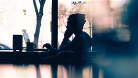 工作,休息,放鬆,咖啡廳,接案,用電腦,獨處,單身（圖／PEXELS）