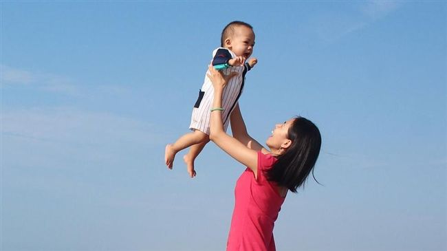 玩「飛高高」沒接住！2歲童重摔慘死