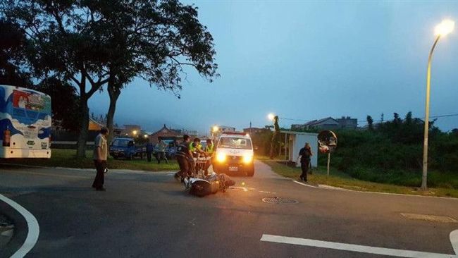 休假士兵騎機車與公車擦撞　不幸喪命