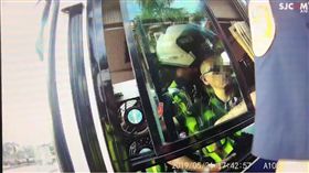 台北,信義,遊覽車,妨害公務,X你娘。翻攝畫面