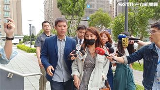 偷拍鮪魚裸照　辜莞允現身警局這樣說