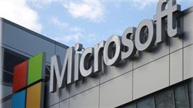 美國科技大廠微軟公司（Microsoft）以富士康未遵守2013年的專利許可協議，向富士康母公司鴻海提起訴訟，掀起全球電子業關注。對此，鴻海董事長郭台銘今（12）日在臉書回應，強調「不向霸道者低頭！」（圖／郭台銘臉書）