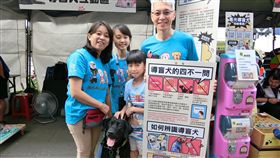 高市邀民加入導盲犬寄養家庭高雄市視障者有使用導盲犬服務需求，社會局與台灣導盲犬協會22日宣導民眾加入導盲犬寄養家庭行列，培訓視障者的開路天使。圖為宣導活動資料照。（社會局提供）中央社記者陳朝福傳真  108年5月22日
