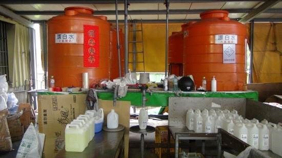 病毒下肚？洗腎液空桶裝清潔劑恐害命