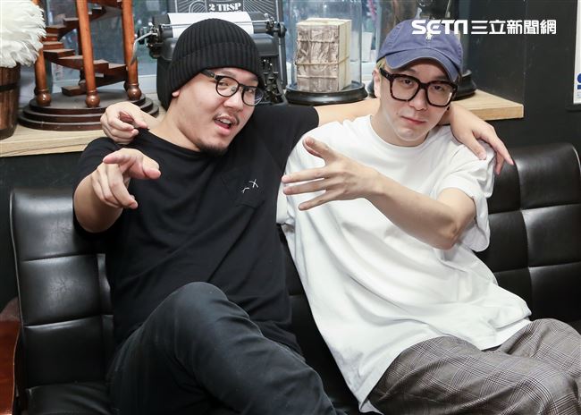 導演廖人帥Leo與視覺設計師提摩西接受三立新聞網專訪。（記者林士傑/攝影）