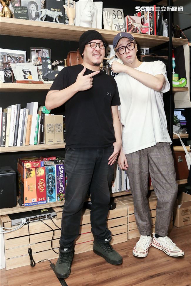 導演廖人帥Leo與視覺設計師提摩西接受三立新聞網專訪。（記者林士傑/攝影）