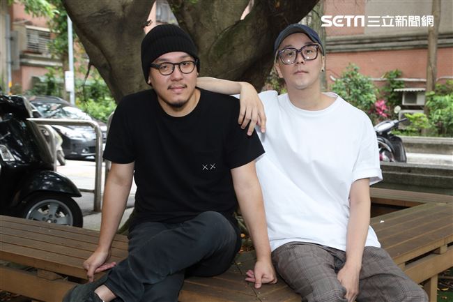 導演廖人帥Leo與視覺設計師提摩西接受三立新聞網專訪。（記者林士傑/攝影）