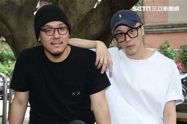 導演廖人帥Leo與視覺設計師提摩西接受三立新聞網專訪。（記者林士傑/攝影）