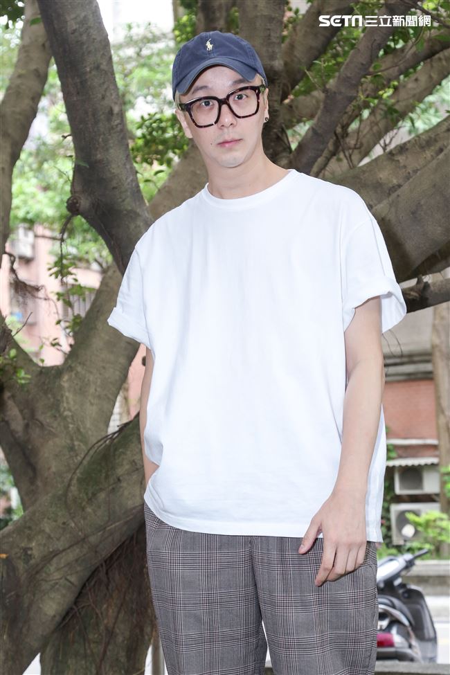 導演廖人帥Leo與視覺設計師提摩西接受三立新聞網專訪。（記者林士傑/攝影）